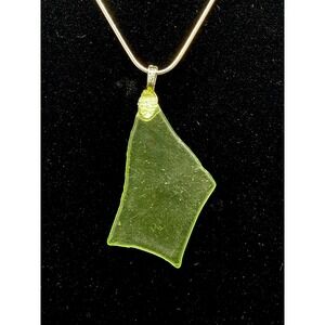 Uranium Glass Pendant Glowing Lime Green UV Reactive‎ Recycled Oddity Collector